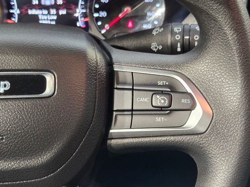 Used 2025 Jeep Compass Sport image 28