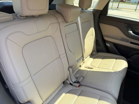 Used 2022 Lincoln Corsair AWD w/ Premium Package image 22