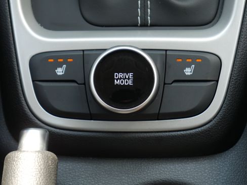 Used 2026 Hyundai Venue SEL FWD image 25