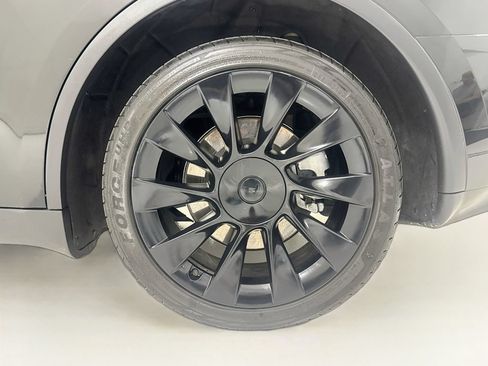 Used 2023 Tesla Model Y Long Range AWD/4WD image 28