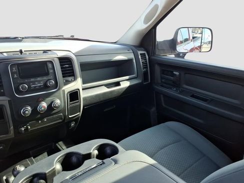 Used 2018 RAM 3500 Tradesman w/ Chrome Appearance Group image 13