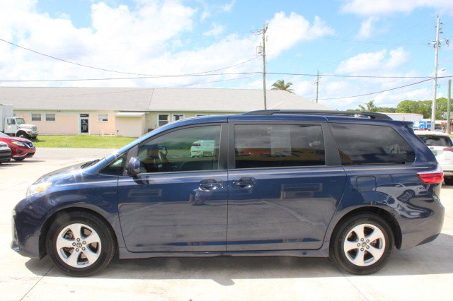 Used 2018 Toyota Sienna LE FWD image 5
