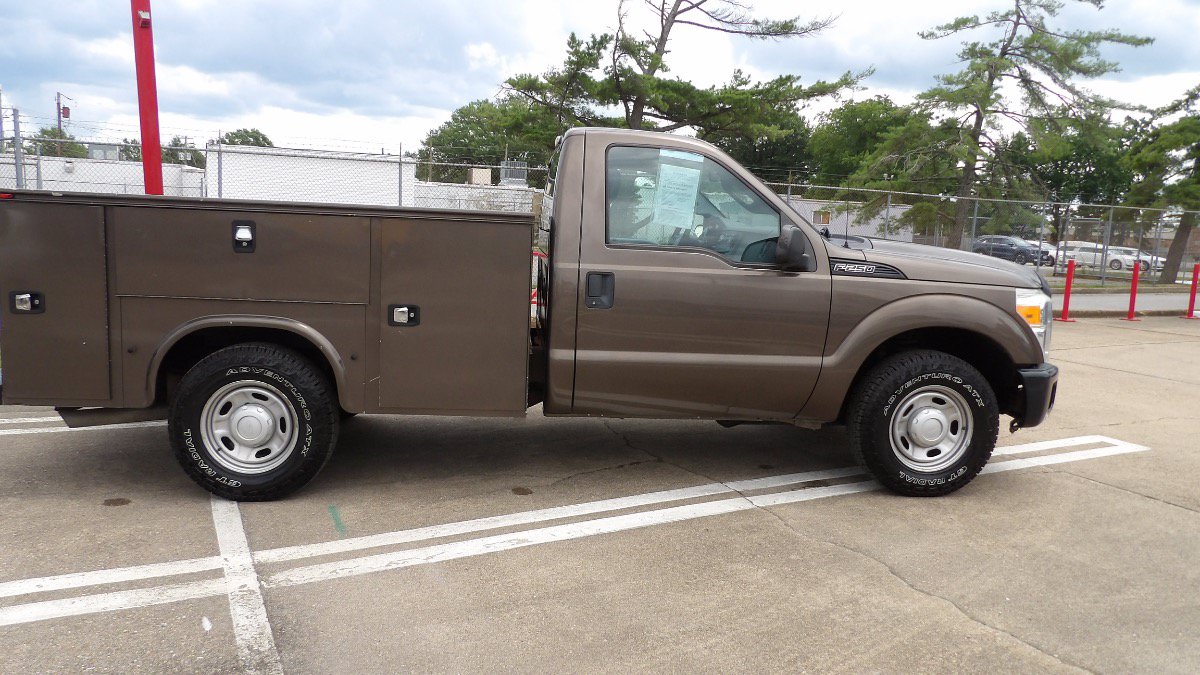 Used 2015 Ford F250 XL RWD image 2