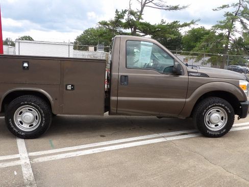 Used 2015 Ford F250 XL RWD image 2