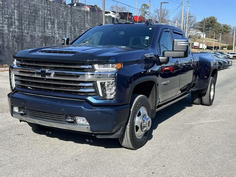 Used 2023 Chevrolet Silverado 3500 High Country w/ Safety Package II image 7