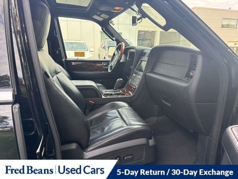 Used 2017 Lincoln Navigator Select AWD/4WD image 23