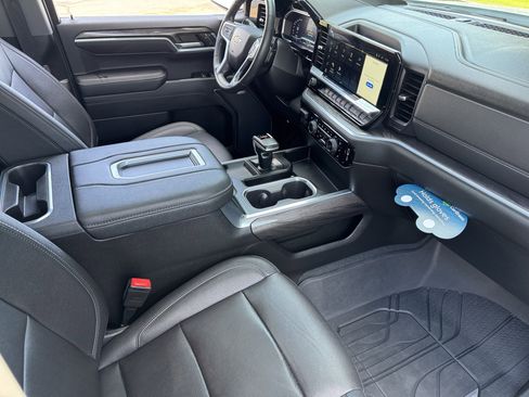 Used 2022 Chevrolet Silverado 1500 LTZ w/ LTZ Premium Package RWD image 22