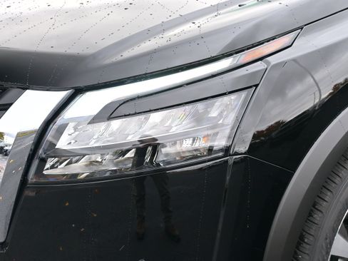 New 2025 Nissan Pathfinder SL w/ Cargo Package image 12