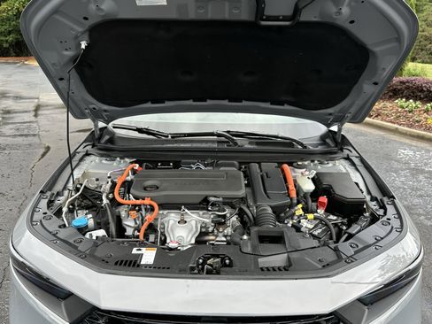 Used 2025 Honda Accord Sport image 39