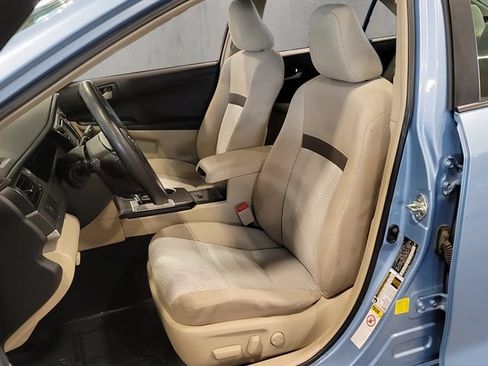Used 2012 Toyota Camry LE FWD image 34