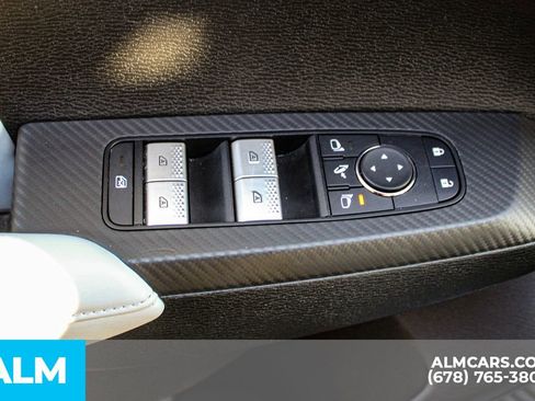 Used 2025 Mitsubishi Outlander SE image 43