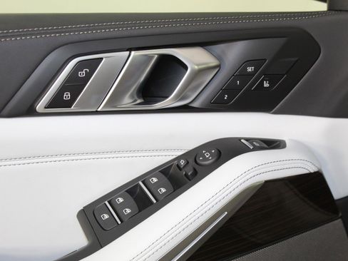 New 2026 BMW X5 xDrive40i w/ M Sport Package image 24