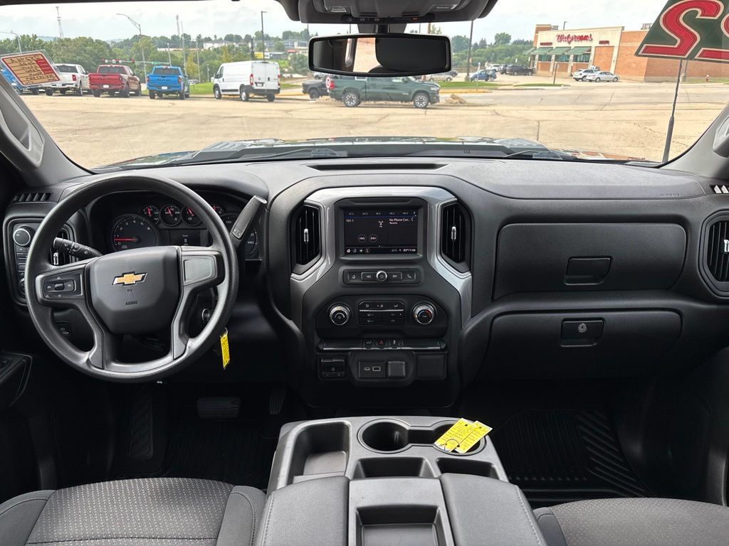 Used 2022 Chevrolet Silverado 2500 Custom w/ Custom Value Package AWD/4WD image 16