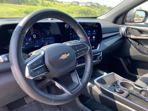Used 2026 Chevrolet Equinox LT AWD/4WD image 32