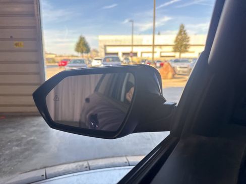 Used 2025 Hyundai Elantra SE image 21