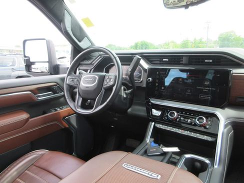 Used 2024 GMC Sierra 2500 Denali Ultimate AWD/4WD image 31