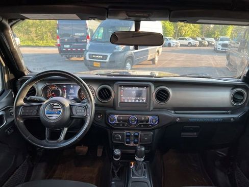 Used 2021 Jeep Wrangler Unlimited Sport AWD/4WD image 10