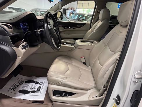 Used 2018 Cadillac Escalade ESV Premium Luxury AWD/4WD image 15