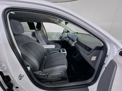 Used 2024 Hyundai Ioniq 5 SEL image 32