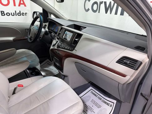 Used 2011 Toyota Sienna XLE w/ XLE Navigation Pkg FWD image 11