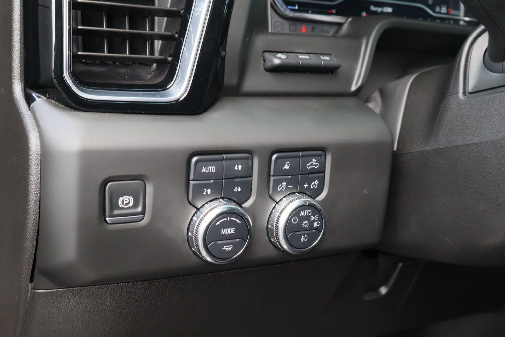 Used 2025 GMC Sierra 2500 Denali w/ Denali Reserve Package AWD/4WD image 13