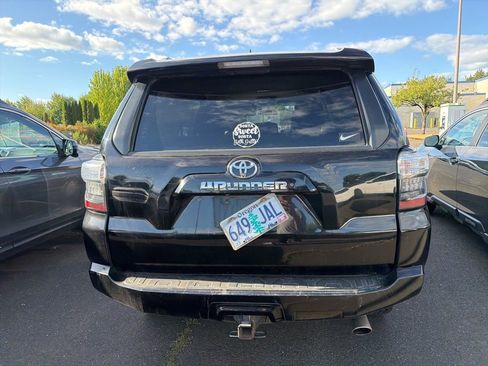 Used 2016 Toyota 4Runner SR5 AWD/4WD image 5