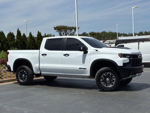 Used 2023 Chevrolet Silverado 1500 ZR2 image 3