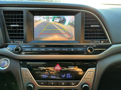 Used 2018 Hyundai Elantra Limited image 21