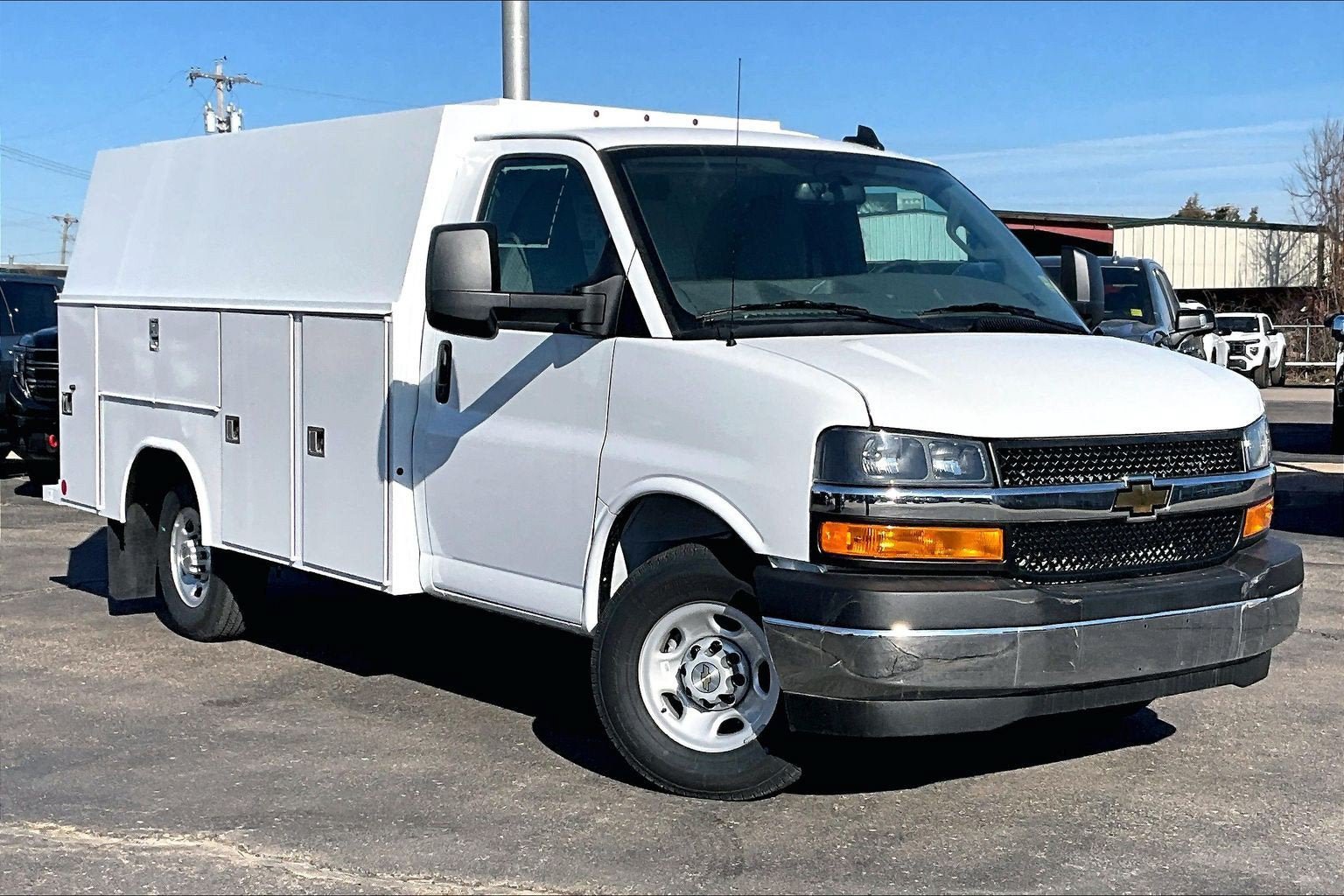 New 2025 Chevrolet Express 3500 RWD image 2