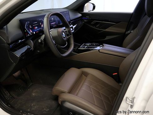 Used 2025 BMW 530i xDrive 530i xDrive image 11