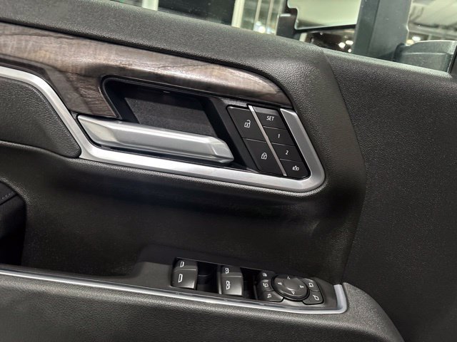 Used 2026 Chevrolet Silverado 2500 LTZ w/ LTZ Convenience Package AWD/4WD image 16