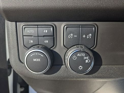 Used 2023 Chevrolet Suburban Z71 w/ Luxury Package image 7