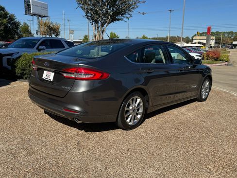Used 2017 Ford Fusion S image 8