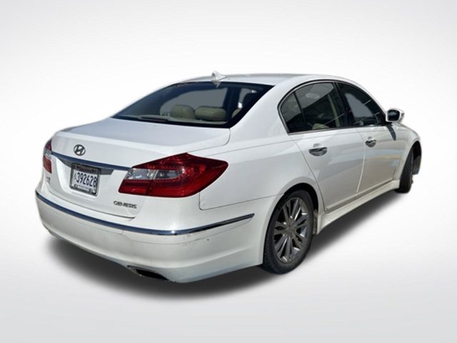 Used 2012 Hyundai Genesis 3.8 w/ Premium Pkg RWD image 5