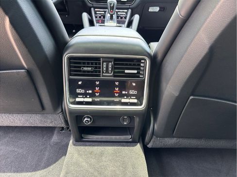 Used 2019 Porsche Cayenne S AWD/4WD image 45