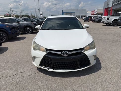 Used 2015 Toyota Camry SE FWD image 3