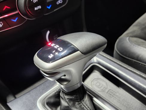 Used 2016 Dodge Charger R/T image 35