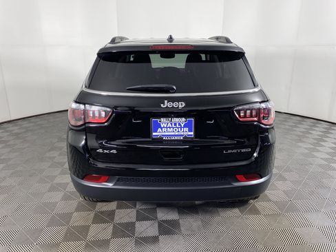 Used 2022 Jeep Compass Limited image 7