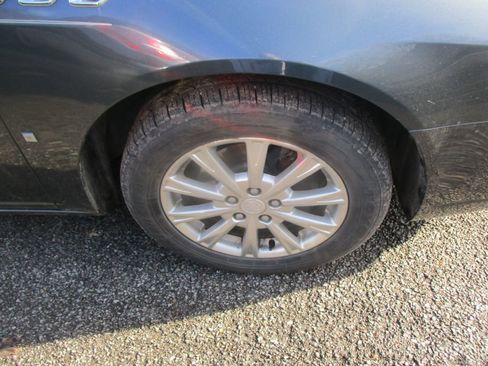 Used 2009 Buick Lucerne CXL w/ Driver Confidence Package image 3