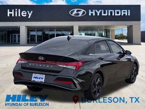 New 2026 Hyundai Elantra SEL Sport Premium FWD image 4