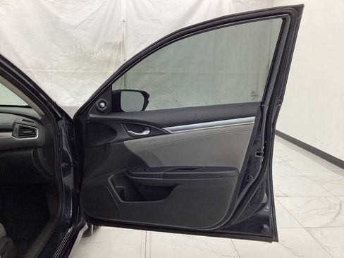 Used 2017 Honda Civic Touring image 19