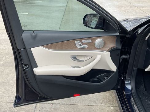 Used 2022 Mercedes-Benz E 450 4MATIC Sedan image 8