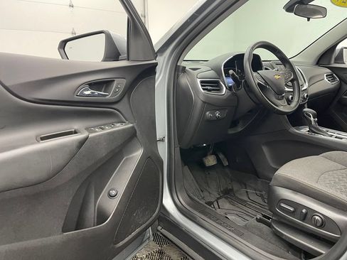 Used 2024 Chevrolet Equinox LT FWD image 15