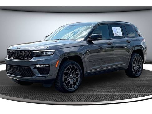 Certified 2025 Jeep Grand Cherokee Summit w/ Obsidian Package AWD/4WD image 16
