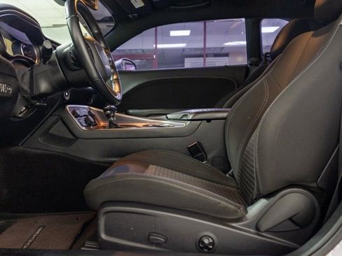 Used 2017 Dodge Challenger SXT w/ Driver Convenience Group image 7