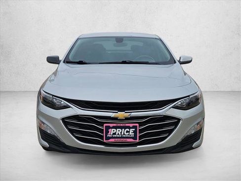 Used 2022 Chevrolet Malibu LT image 2