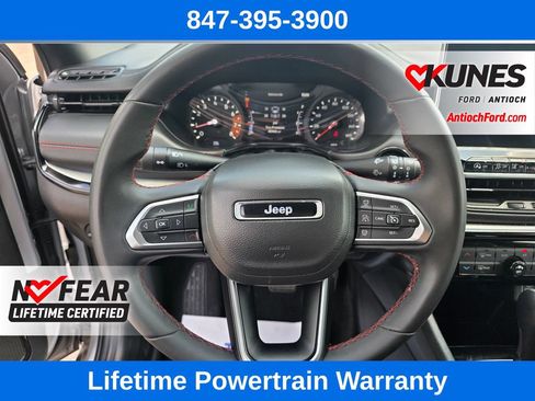 Used 2025 Jeep Compass Trailhawk AWD/4WD image 25