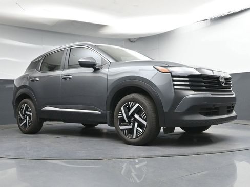 Used 2025 Nissan Kicks SV w/ SV Premium Package FWD image 22