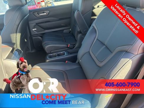 New 2026 Nissan Armada SL w/ Captain's Chari Seat Package AWD/4WD image 11