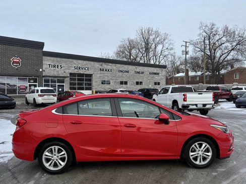 Used 2017 Chevrolet Cruze LT w/ Convenience Package image 2